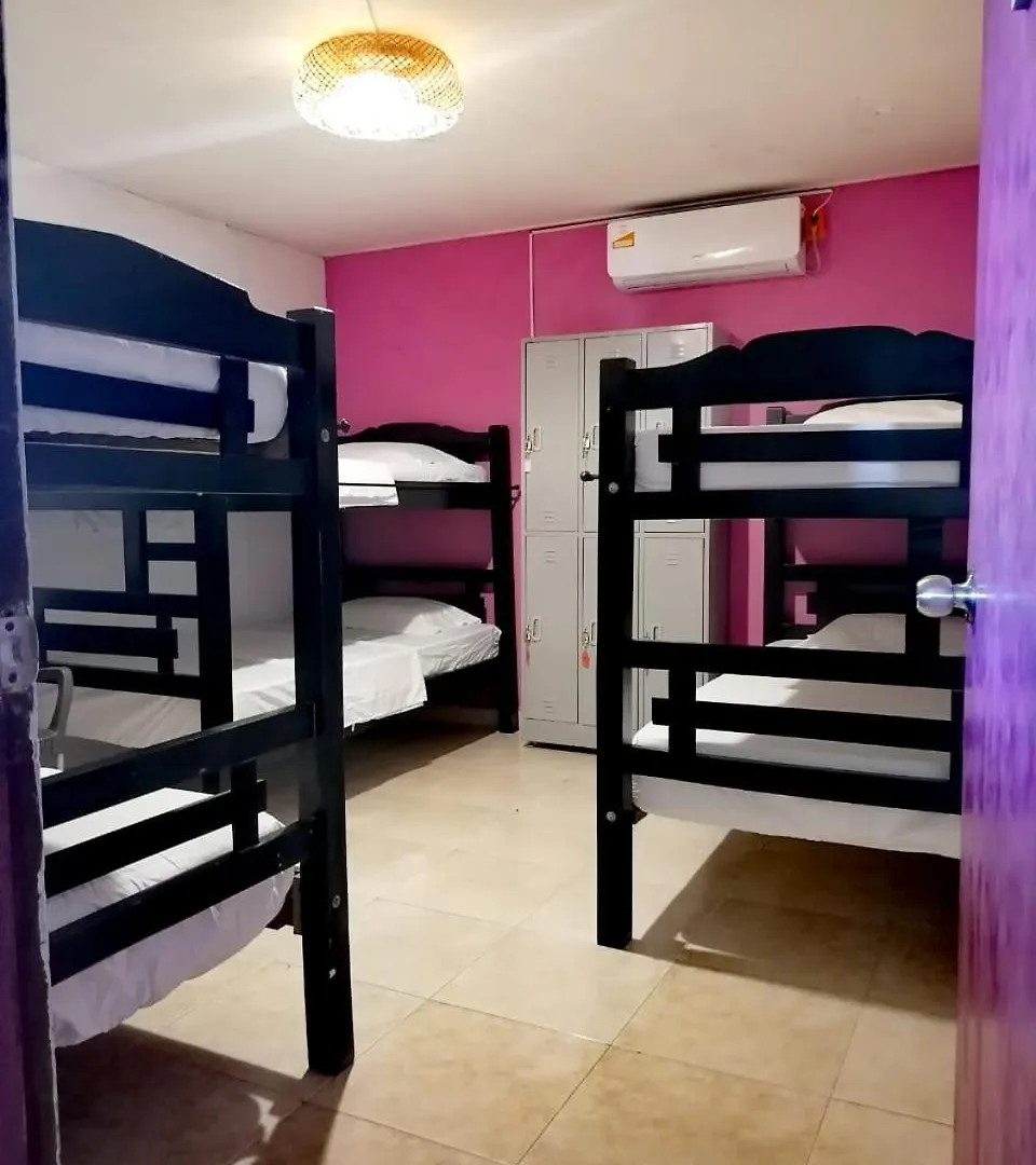 Hostel Shalom Adonai Cartagena Guest house