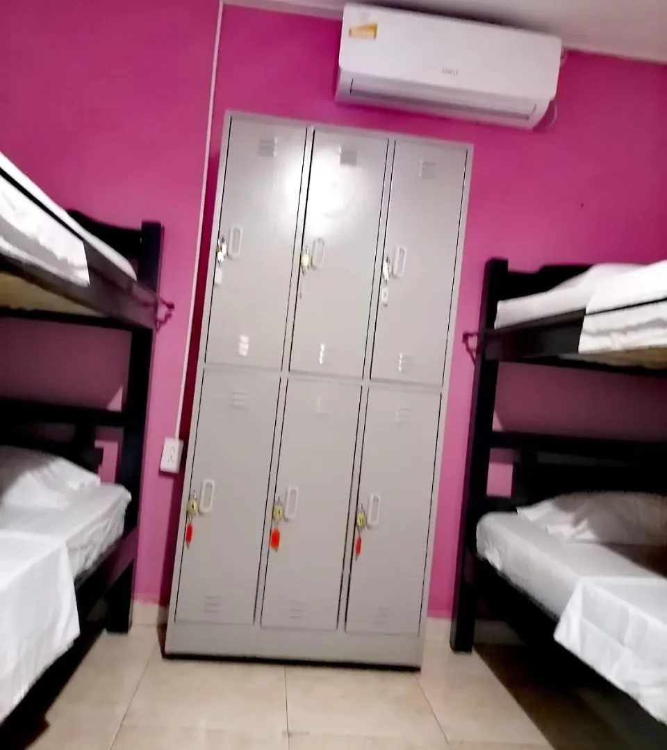 Hostel Shalom Adonai Cartagena Guest house