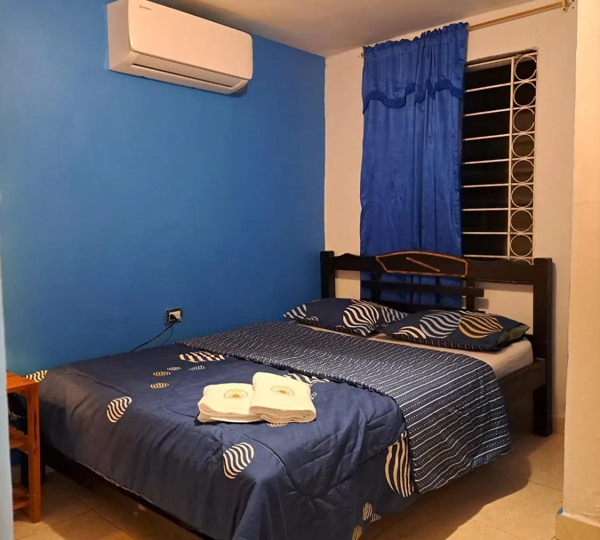 Hostel Shalom Adonai Cartagena