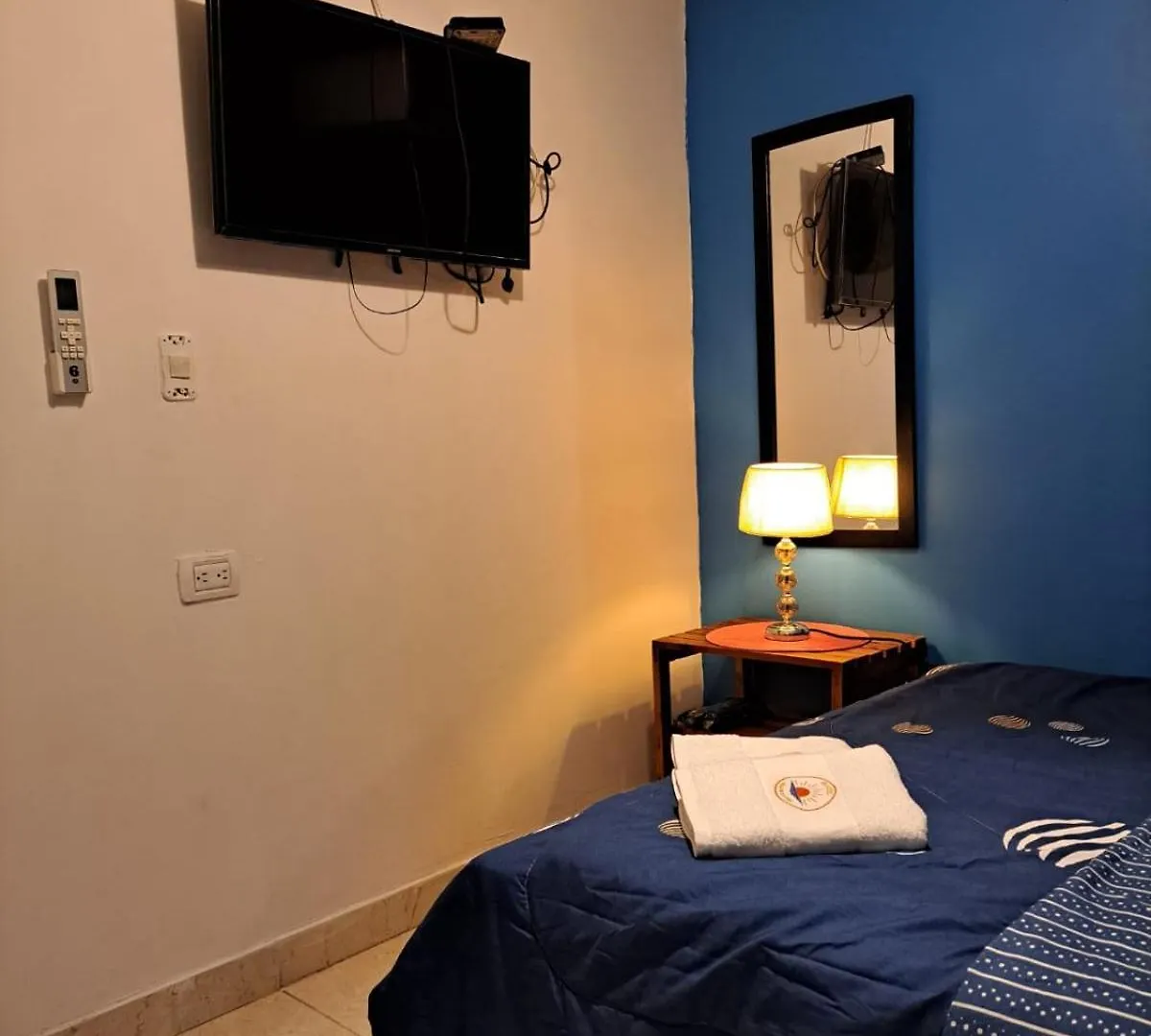 Hostel Shalom Adonai Cartagena Pensión