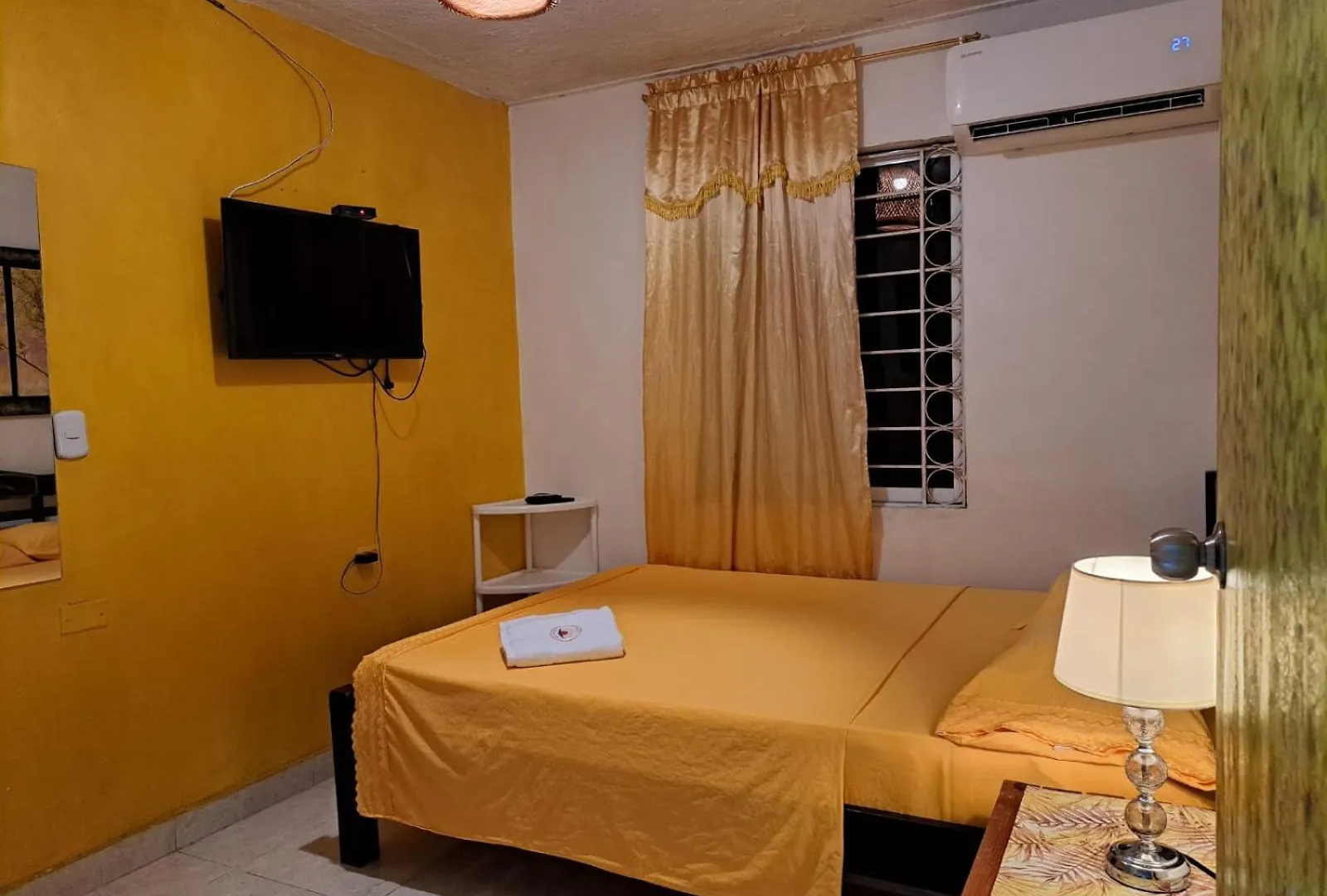 Hostel Shalom Adonai Cartagena